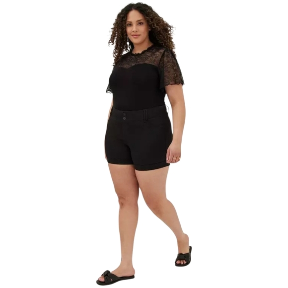TORRID Plus Size 5" Black Stretch Sateen Mid-rise Rise Shorts Size 22 - Picture 1 of 14
